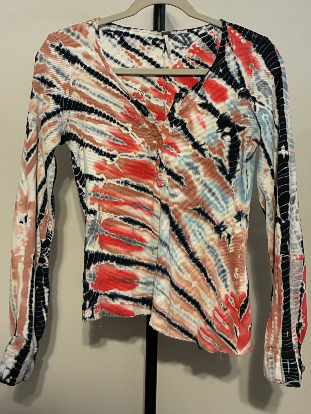 Young Fabulous & Broke Tie-Dye Henley Long Sleeve Asymmetrical Hem Large